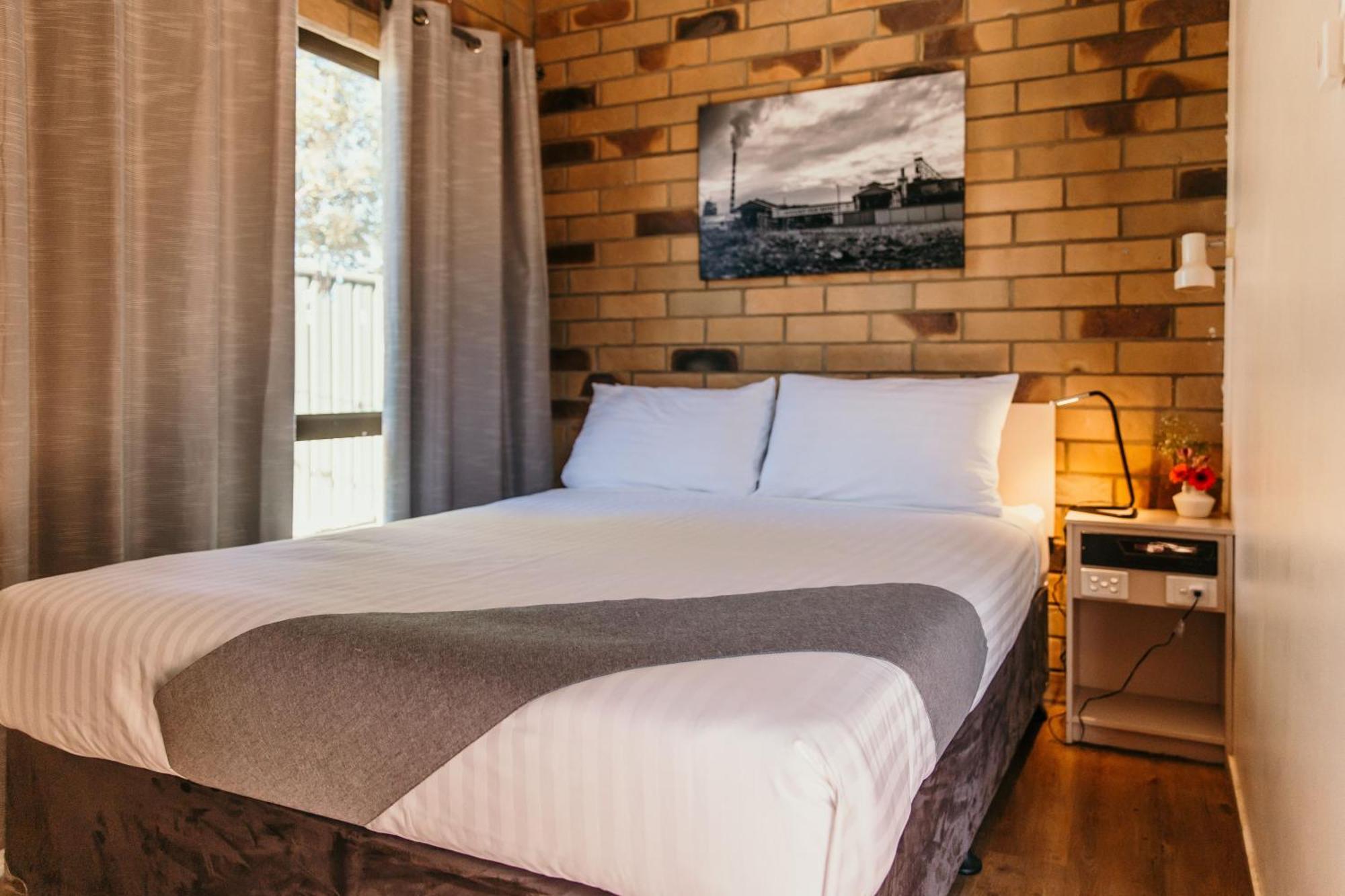 Abacus Motel Маунт-Айза Екстер'єр фото